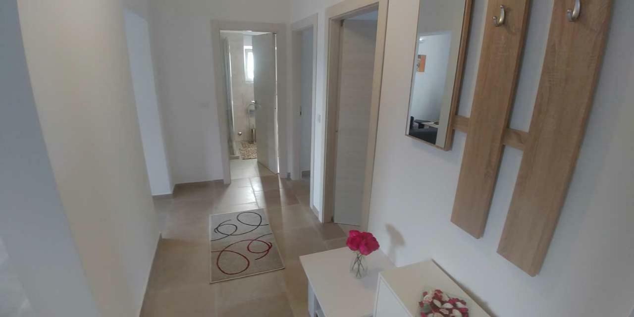 Apartments Ibis Čižići Eksteriør billede