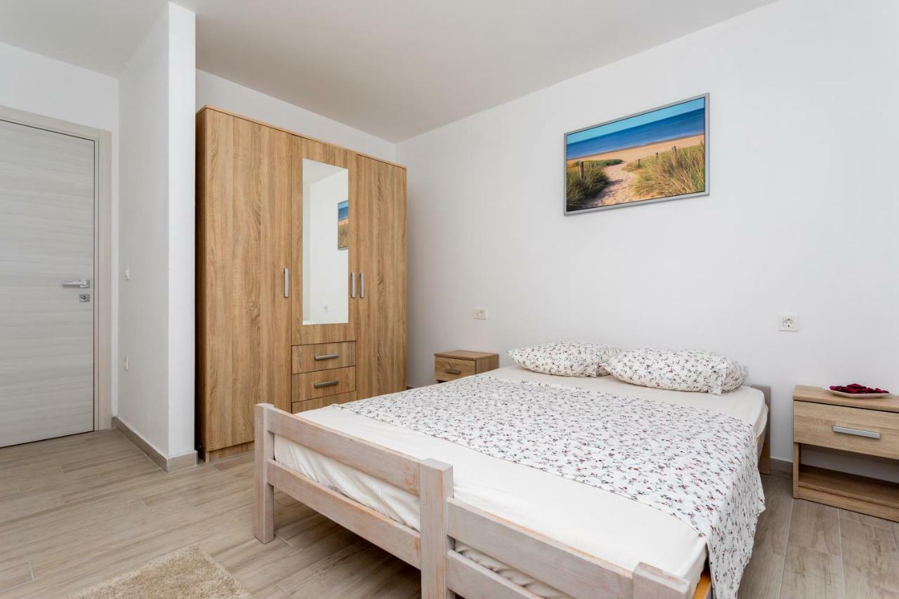Apartments Ibis Čižići Eksteriør billede